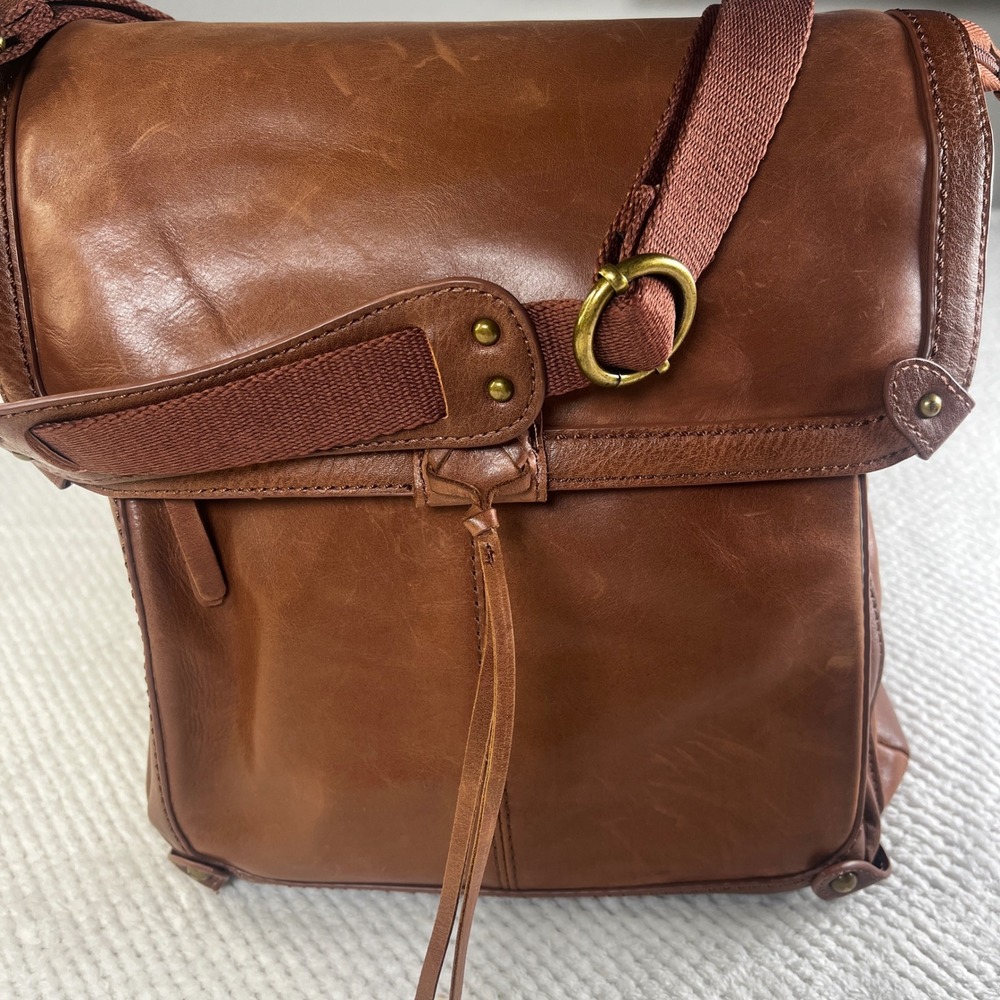 The Sak Brown Leather‎ Backpack Convertible Messenger Bag Brass Hardware Tassel